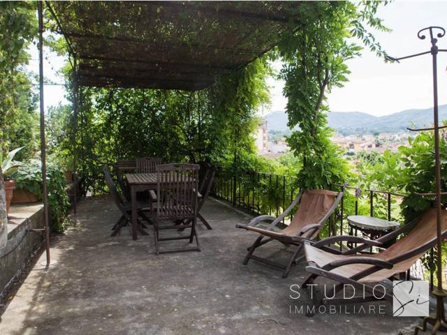 Appartamento in vendita di 185 m² in Via Baco