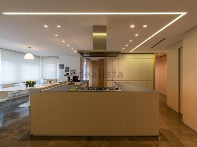 Appartamento in vendita di 185 m² in Via Biagio Petrocelli, 10