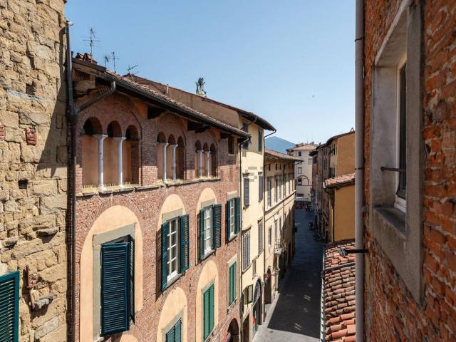 Appartamento in vendita di 185 m² in Via Buia