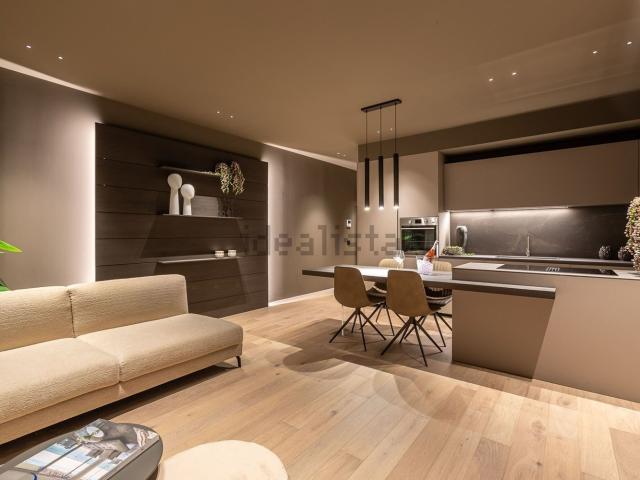 Appartamento in vendita di 185 m² in Via G. Impastato, 36