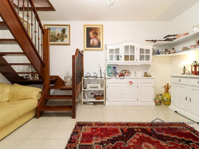 Appartamento in vendita di 185 m² in Via G. Marconi, 9