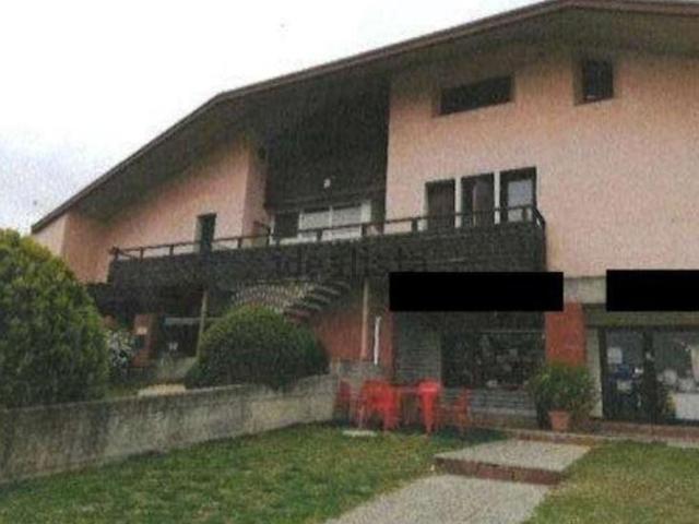 Appartamento in vendita di 185 m² in Via Giacomo Matteotti, 3