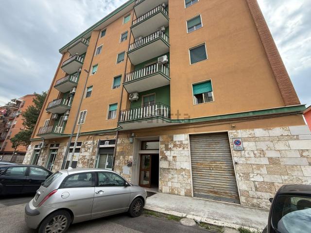 Appartamento in vendita di 185 m² in Via Gino Acquaviva