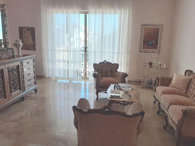 Appartamento in vendita di 185 m² in Via Grottemorgola