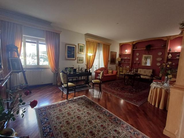Appartamento in vendita di 185 m² in Via dei Nebrodi