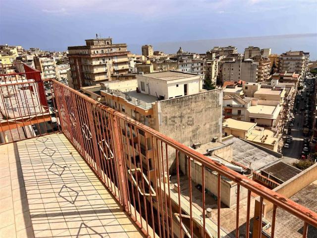 Appartamento in vendita di 185 m² in Via dei Cappuccini, 46