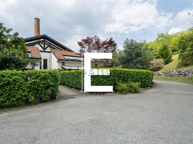 Appartamento in vendita di 185 m² in Via della Fornace, 18