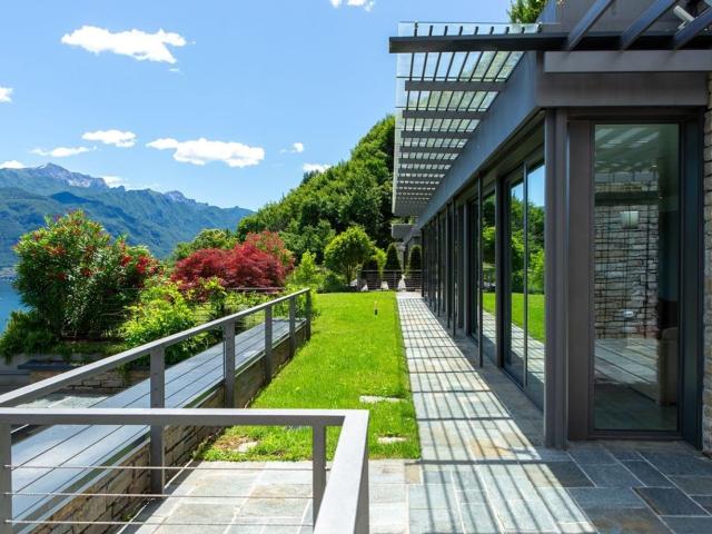 Appartamento in vendita di 185 m² in Via delle Brughiere