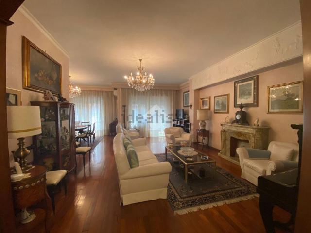 Appartamento in vendita di 185 m² in Via Enea, 87