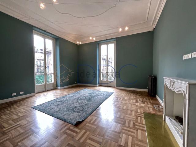 Appartamento in vendita di 185 m² in Via Ottavio Revel, 17