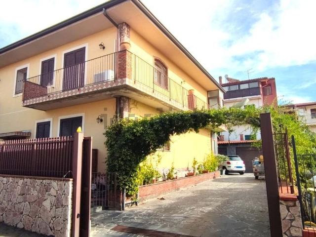 Appartamento in vendita di 185 m² in Via Lombardia, 34