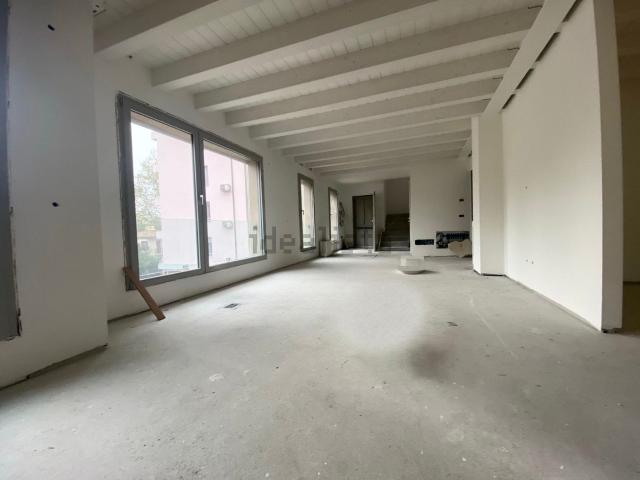 Appartamento in vendita di 185 m² in Via Montello