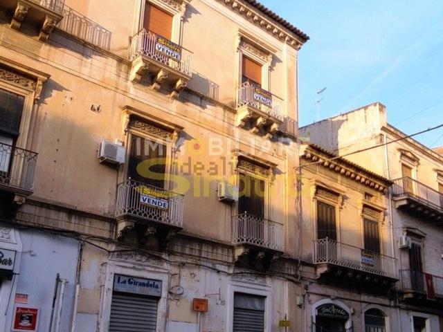 Appartamento in vendita di 185 m² in Via San Teresa, 6