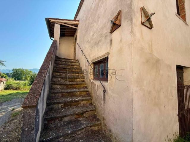 Appartamento in vendita di 185 m² in Via Sant&apos Agnese