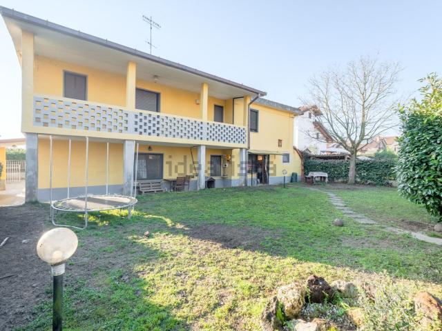 Appartamento in vendita di 185 m² in Via Silvio Pellico