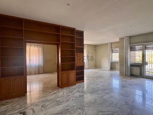Appartamento in vendita di 185 m² in Via Pietro Mascagni, 134