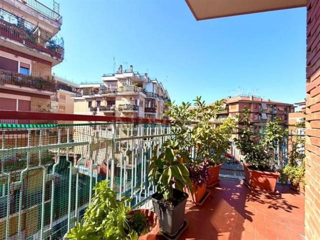 Appartamento in vendita di 185 m² in Via Pio Foà