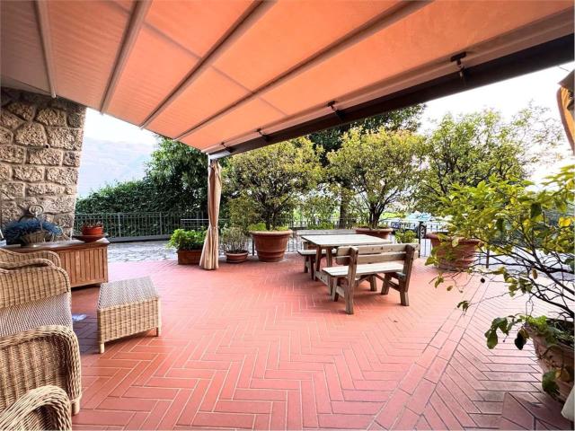 Appartamento in vendita di 185 m² in Via Rondinera, 2