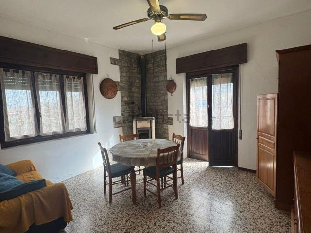 Appartamento in vendita di 185 m² in Via Radici in Monte, 246
