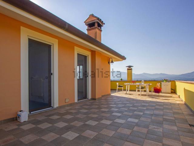 Appartamento in vendita di 185 m² in Via Vaccareccia