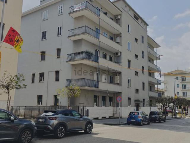 Appartamento in vendita di 185 m² in Viale Antonio Mellusi, 36