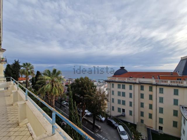 Appartamento in vendita di 185 m² in Corso degli Inglesi