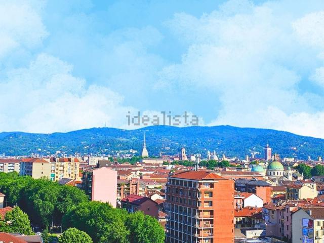 Appartamento in vendita di 185 m² in Corso Enrico Gamba, 24