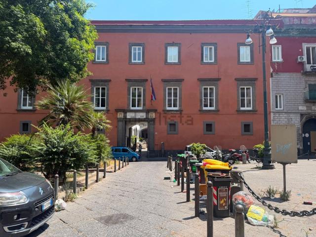 Appartamento in vendita di 185 m² in Largo Donnaregina