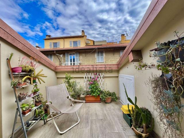Appartamento in vendita di 185 m² in Piazza Giuseppe Garibaldi, 19100