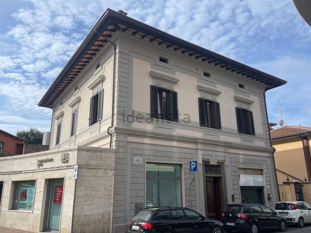 Appartamento in vendita di 185 m² in Piazza Fratelli Rosselli