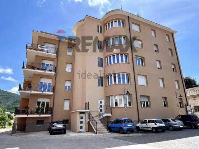 Appartamento in vendita di 185 m² in Piazza Umberto I, 23