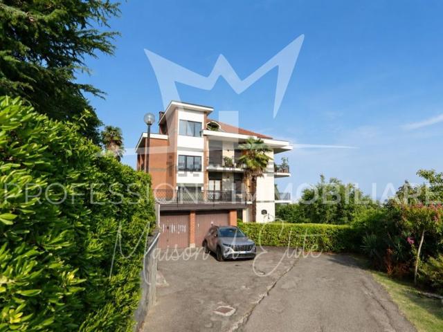 Appartamento in vendita di 185 m² in Strada Santa Brigida, 178