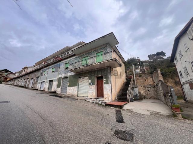 Appartamento in vendita di 186 m² in Via Campo Sportivo, 12