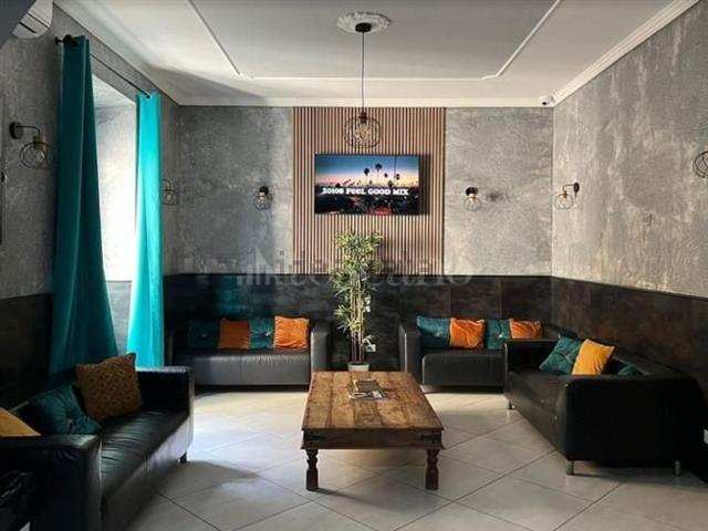 Appartamento in vendita di 186 m² in Via Carlo Cattaneo
