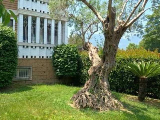 Appartamento in vendita di 186 m² in Via Augusto Guerriero, 1