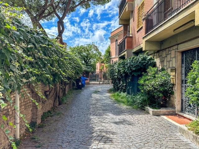 Appartamento in vendita di 186 m² in Via del Casale di San Pio V