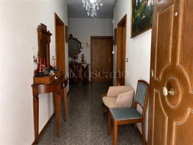 Appartamento in vendita di 186 m² in Via Flavio Gioia