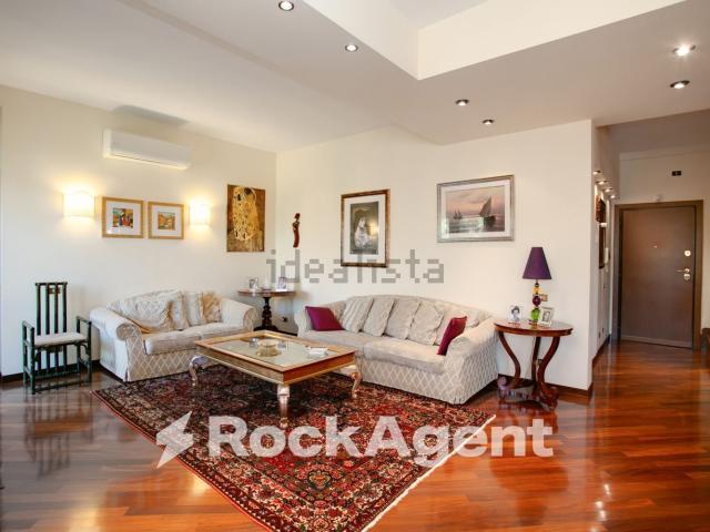 Appartamento in vendita di 186 m² in Via Francesco D&apos Ovidio