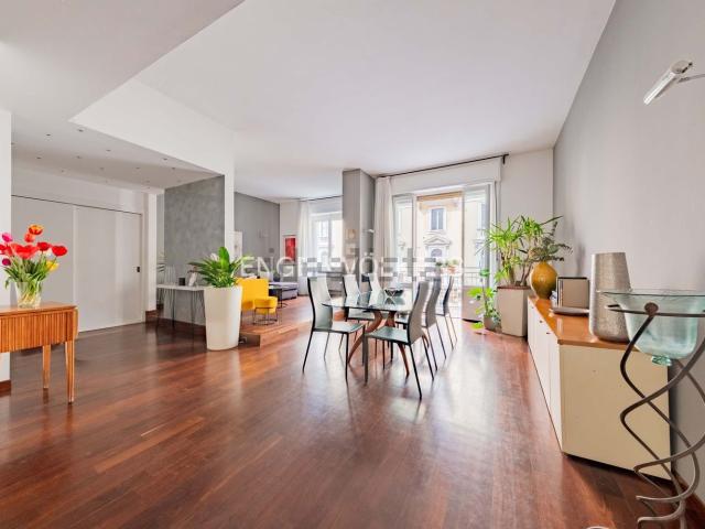 Appartamento in vendita di 200 m² in Via Lecco