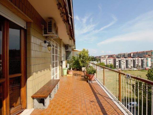 Appartamento in vendita di 186 m² in Via Monte Pasubio, 23