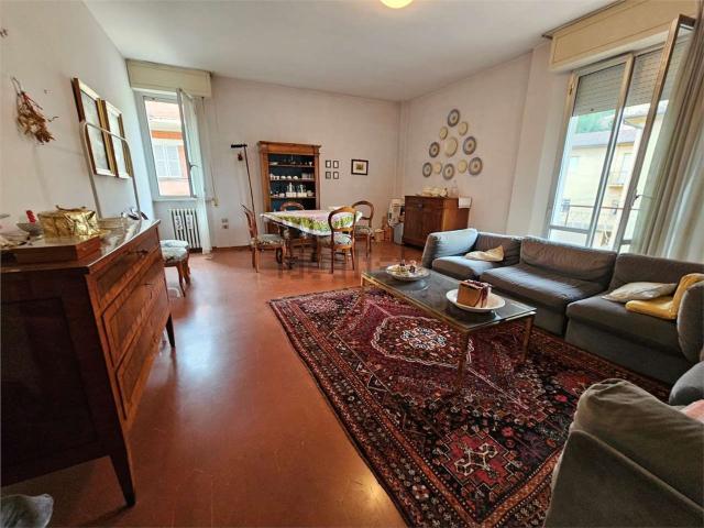 Appartamento in vendita di 186 m² in Via Muzio Oddi