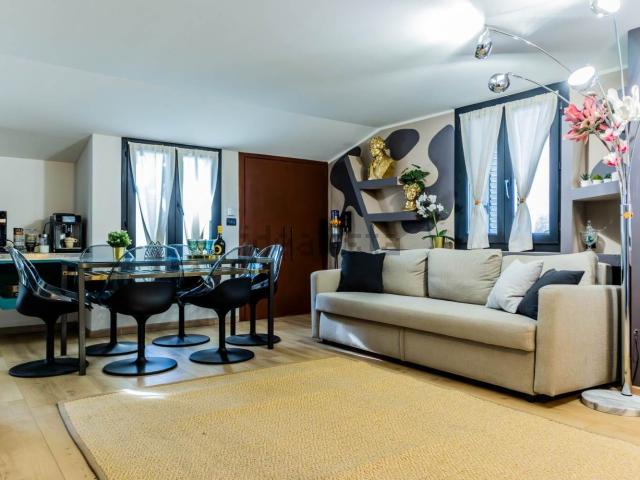 Appartamento in vendita di 186 m² in Via Persicetana
