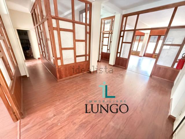 Appartamento in vendita di 186 m² in Via Pio VI, 48