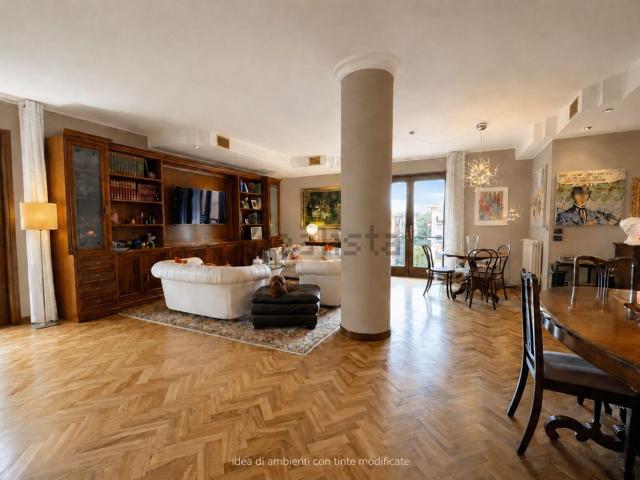 Appartamento in vendita di 186 m² in Via Talete, 4