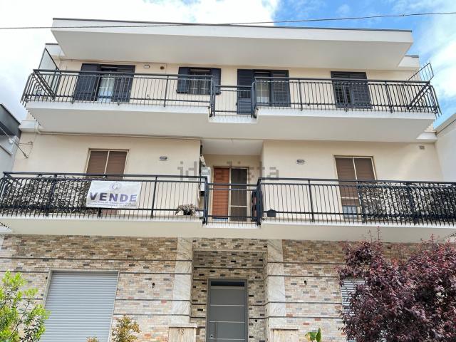 Appartamento in vendita di 186 m² in Viale DELLA REPUBBLICA, 11