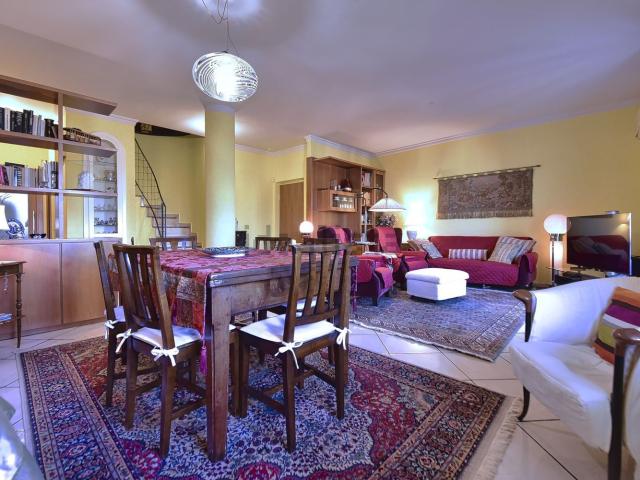 Appartamento in vendita di 186 m² in Viale Fulvio Testi, 174