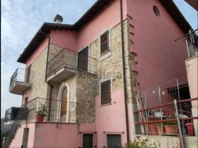 Appartamento in vendita di 186 m² in Frazione Vallesenzana