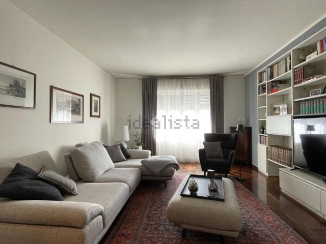 Appartamento in vendita di 186 m² in Piazza Cavour, 24