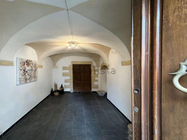 Appartamento in vendita di 186 m² in Piazza Brundano, 2