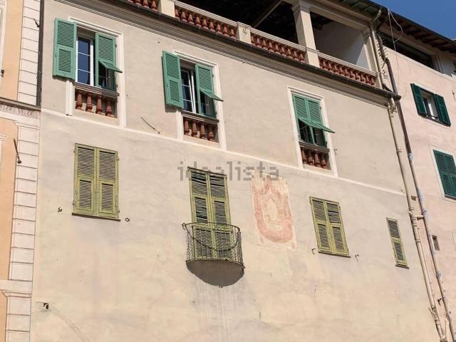Appartamento in vendita di 186 m² in Piazza Padre G. Mauro, 11